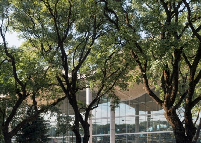 Foster + Partners, Buenos Aires city hall, Argentina, undulating roof, concrete roof, natural ventilation, thermal mass, glass facade, skylights, green architecture