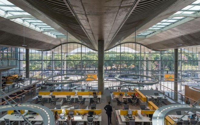 Foster + Partners, Buenos Aires city hall, Argentina, undulating roof, concrete roof, natural ventilation, thermal mass, glass facade, skylights, green architecture