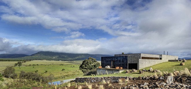 Casa BS Elias Rizo Architects, Casa BS, Elias Rizo Architects, Elias Rizo Architequos, stone clad homes, stone clad residence, stone clad architecture, flagstone architecture, green architecture, unobtrusive architecture, green building, green design