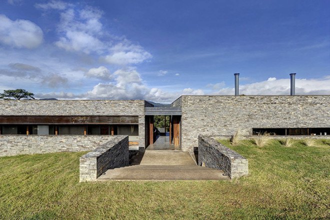 Casa BS Elias Rizo Architects, Casa BS, Elias Rizo Architects, Elias Rizo Architequos, stone clad homes, stone clad residence, stone clad architecture, flagstone architecture, green architecture, unobtrusive architecture, green building, green design