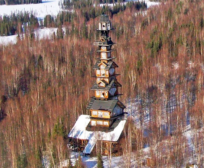 goose creek tower, dr. seuss house alaska, alaska dr. seuss house, dr. seuss looking house in alaska, alaska crazy dr. seuss style house, house in alaska, crazy house in alaska, alaskan funky multi-story house