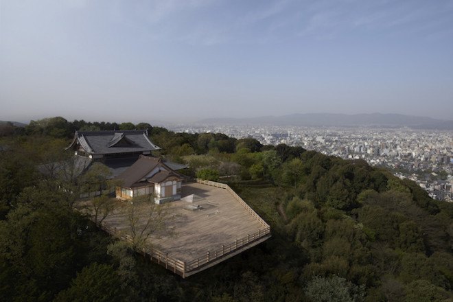 glass architecture, glass structure, japanese architecture, japanese traditional architecture, modern japanese tea house, modern tea house, Tokujin Yoshioka, Kyoto, tea ceremony, KOU-AN glass tea house, glass tea house, glass tea house by Tokujin Yoshioka