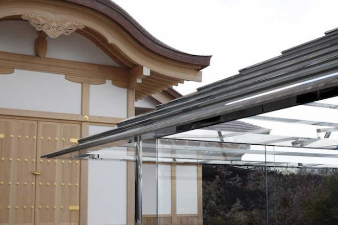 glass architecture, glass structure, japanese architecture, japanese traditional architecture, modern japanese tea house, modern tea house, Tokujin Yoshioka, Kyoto, tea ceremony, KOU-AN glass tea house, glass tea house, glass tea house by Tokujin Yoshioka