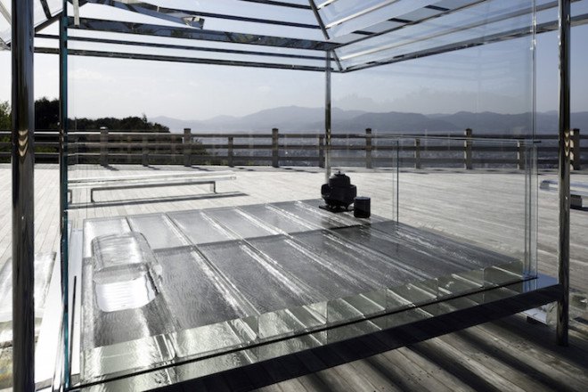 glass architecture, glass structure, japanese architecture, japanese traditional architecture, modern japanese tea house, modern tea house, Tokujin Yoshioka, Kyoto, tea ceremony, KOU-AN glass tea house, glass tea house, glass tea house by Tokujin Yoshioka