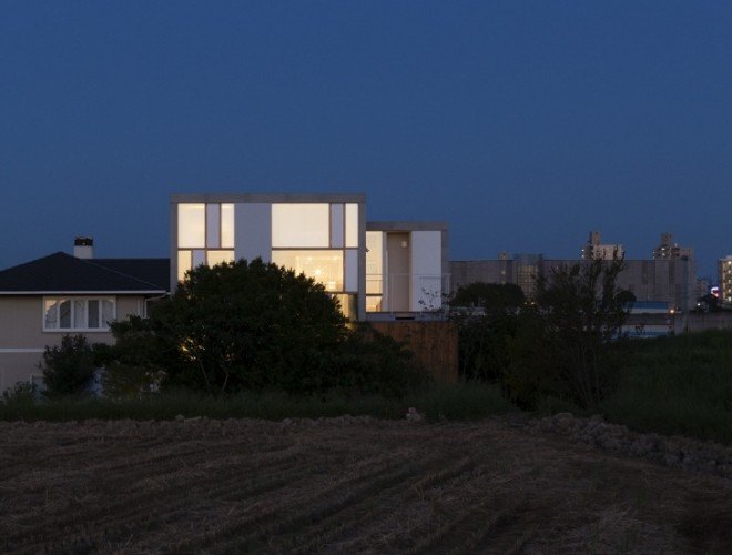 Passage of Landscape house, ihrmk, Japanese architects, Japan, rice fields, storage spaces, wooden deck, wooden terrace, natural ventilation, natural light, green architecture, passive house, daylit homes