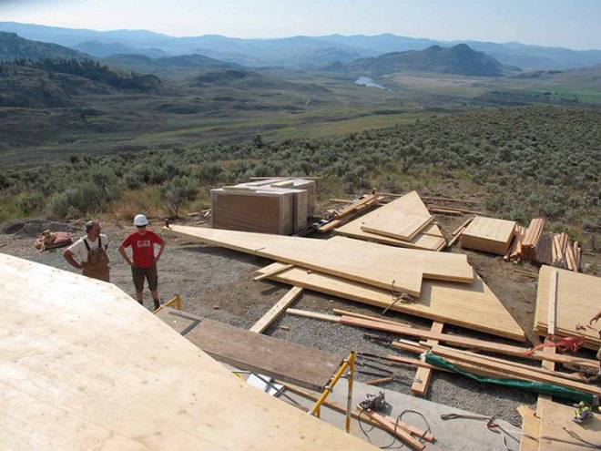 Sky House, Jesse Garlick, PLATFORM architecture + design, trail cabin, cabin, vacation house, off-the-grid house, prefab housing, prefab facade, self-sustaining house, solar power, natural ventilation