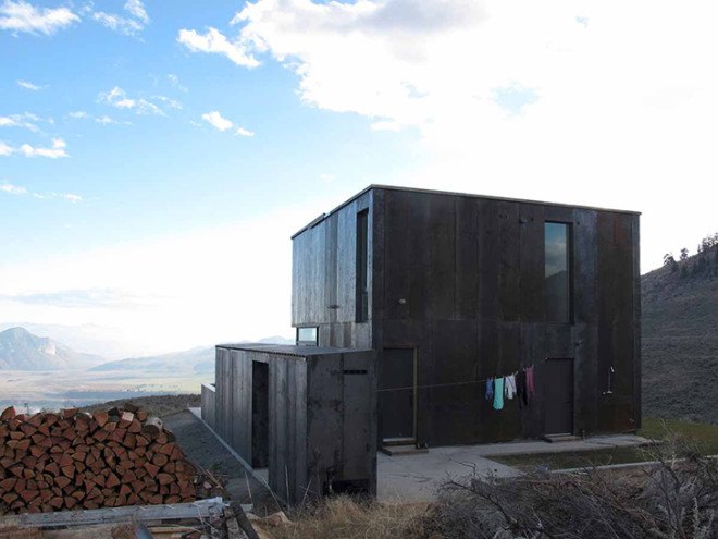 Sky House, Jesse Garlick, PLATFORM architecture + design, trail cabin, cabin, vacation house, off-the-grid house, prefab housing, prefab facade, self-sustaining house, solar power, natural ventilation