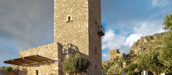 Kostas Zouvelos, Kassiani Theodorakakou, historical renovation, original stonewalls, Greece, renovated guesthouse, fortified tower