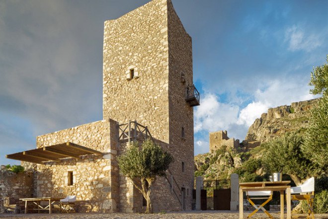Kostas Zouvelos, Kassiani Theodorakakou, historical renovation, original stonewalls, Greece, renovated guesthouse, fortified tower