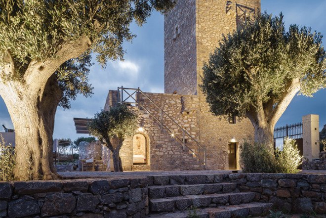 Kostas Zouvelos, Kassiani Theodorakakou, historical renovation, original stonewalls, Greece, renovated guesthouse, fortified tower
