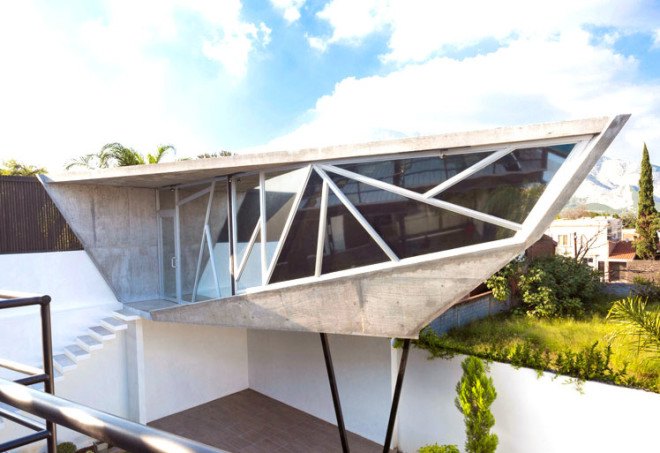 La Capsula, Mexico, Noborders Collective, concrete house, glass facade, green renovation, green addition, courtyard, Mexican architects, green architecture, sustainable building