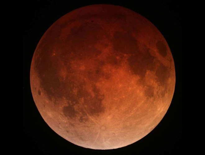 green design, eco design, sustainable design, lunar eclipse, blood moon, brief lunar eclipse