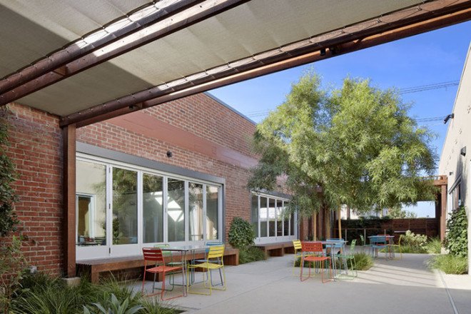 Marmol Radziner, 9 Dots Community Learning Center, Los Angeles, green classroom, reused materials, water efficiency, courtyard, biofiltration, green architecture