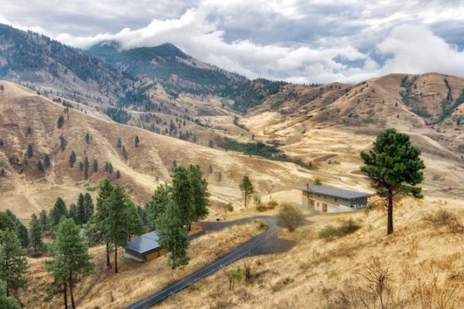Nahahum Cabin, Nahahum Cabin by Balance Associates, Balance Associates, Balance Associates Architects, Cascade Mountains, underfloor heating, full-height glazing, concrete retaining walls,