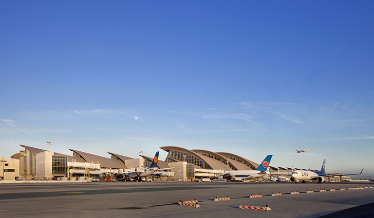 Tom Bradley International Airport, Los Angeles, LEED Gold certification, LEED building, Fentress Architects, sustainable architecture, sustainable airport, airport terminal, recycled materials, solar glare, low-e glass, natural light