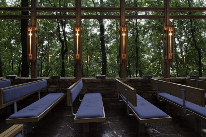 Thorncrown Chapel, Sainte Chappelle, Jim Reed, Ozark Mountains, Arkansas, AIA, American Institute of Architects, E. Fay Jones, Prairie school of architecture, frank lloyd wright, chapel