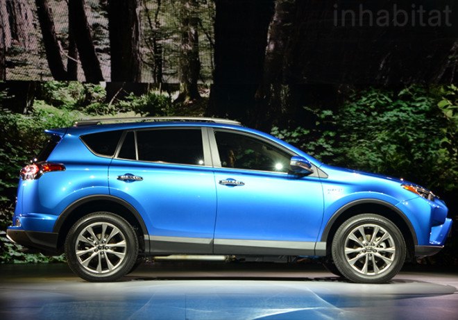 Toyota RAV4 Hybrid, Toyota, RAV4 Hybrid, hybrid, hybrid cars, green cars, sustainable transportation, NYIAS, NYIAS 2015, new york international auto show, 2015 new york auto show, green transportation, hybrid vehicles