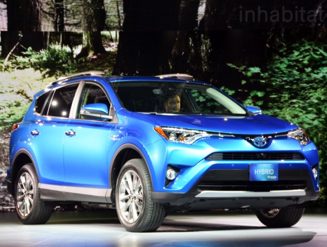 Toyota RAV4 Hybrid, Toyota, RAV4 Hybrid, hybrid, hybrid cars, green cars, sustainable transportation, NYIAS, NYIAS 2015, new york international auto show, 2015 new york auto show, green transportation, hybrid vehicles