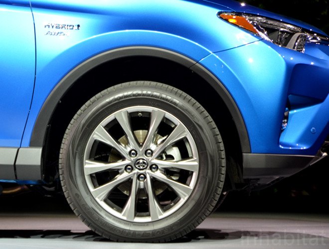 Toyota RAV4 Hybrid, Toyota, RAV4 Hybrid, hybrid, hybrid cars, green cars, sustainable transportation, NYIAS, NYIAS 2015, new york international auto show, 2015 new york auto show, green transportation, hybrid vehicles