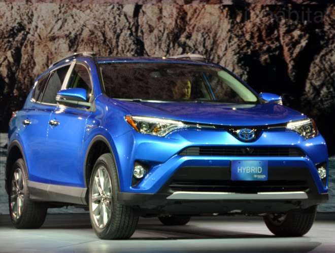 Toyota RAV4 Hybrid, Toyota, RAV4 Hybrid, hybrid, hybrid cars, green cars, sustainable transportation, NYIAS, NYIAS 2015, new york international auto show, 2015 new york auto show, green transportation, hybrid vehicles