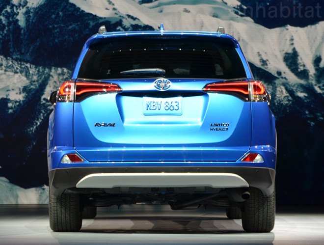 Toyota RAV4 Hybrid, Toyota, RAV4 Hybrid, hybrid, hybrid cars, green cars, sustainable transportation, NYIAS, NYIAS 2015, new york international auto show, 2015 new york auto show, green transportation, hybrid vehicles
