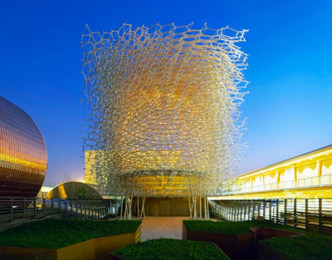 2015 milan expo, milan expo, uk pavilion, wolfgang buttress, beehive-inspired, bee inspired structure, bee inspired building, uk design, british design, importance of bees, importance of pollinators, led lighting, beehive-controlled lights, bee controlled lights, bee controlled leds
