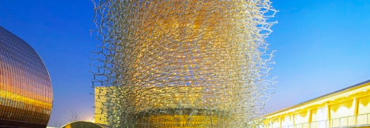 2015 milan expo, milan expo, uk pavilion, wolfgang buttress, beehive-inspired, bee inspired structure, bee inspired building, uk design, british design, importance of bees, importance of pollinators, led lighting, beehive-controlled lights, bee controlled lights, bee controlled leds