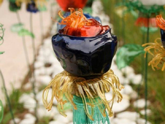 Scartell, art installation, plastic waste, recycled plastic bottles, recycled plastics, plastic flowers, green art, Italian artists, environmental impact, YES IN MY BACKYARD