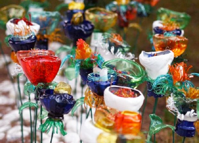Scartell, art installation, plastic waste, recycled plastic bottles, recycled plastics, plastic flowers, green art, Italian artists, environmental impact, YES IN MY BACKYARD