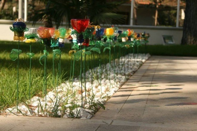 Scartell, art installation, plastic waste, recycled plastic bottles, recycled plastics, plastic flowers, green art, Italian artists, environmental impact, YES IN MY BACKYARD
