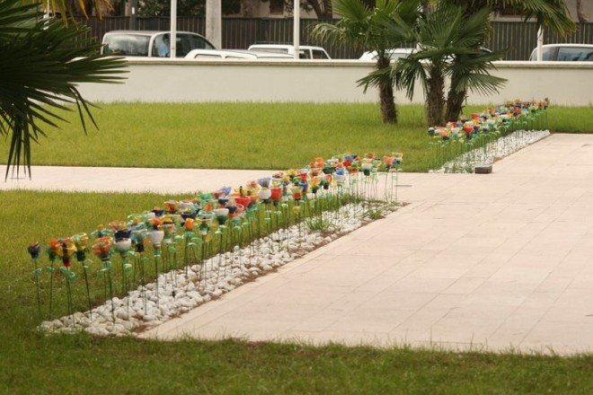 Scartell, art installation, plastic waste, recycled plastic bottles, recycled plastics, plastic flowers, green art, Italian artists, environmental impact, YES IN MY BACKYARD