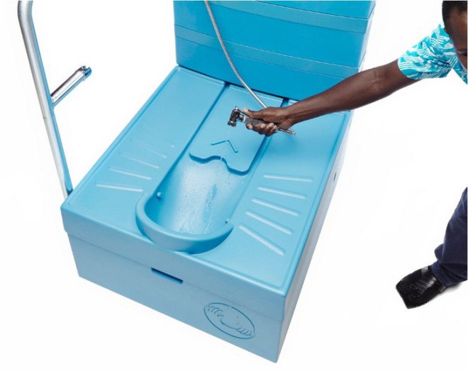 Eawag, eoos, blue diversion toilet, affordable sanitation, portable toilet, off-grid toilet, off-grid sanitation, urine fertilizer, water filtration