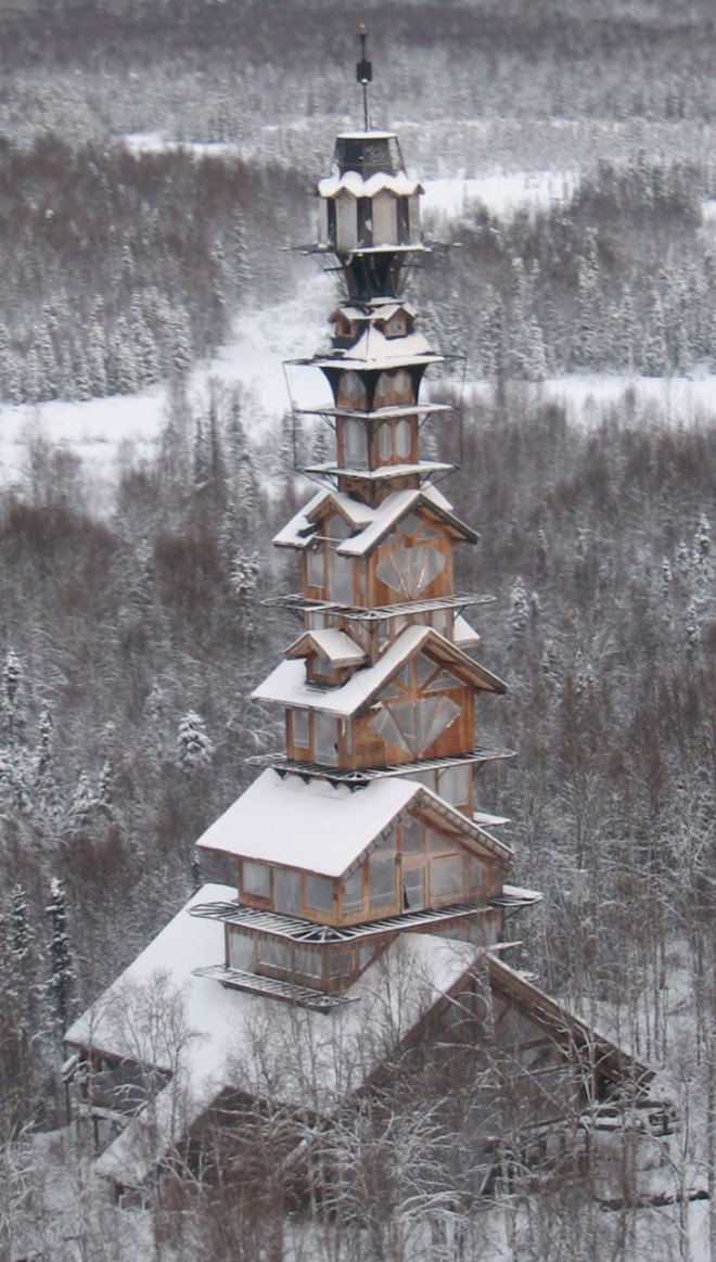 dr. seuss house alaska, alaska dr. seuss house, dr. seuss looking house in alaska, alaska crazy dr. seuss style house, house in alaska, crazy house in alaska, alaskan funky multi-story house