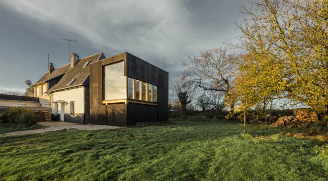 Senneville sur Fécamp, writer's nook, observatory, Normandie, English Channel, northern France, Senneville sur Fécamp, Ziegler Antonin, green renovation, simple material palette, green design, sustainable design, eco-design, France