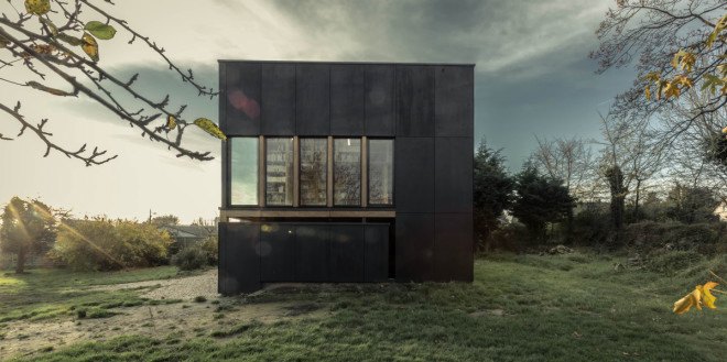 Senneville sur Fécamp, writer's nook, observatory, Normandie, English Channel, northern France, Senneville sur Fécamp, Ziegler Antonin, green renovation, simple material palette, green design, sustainable design, eco-design, France