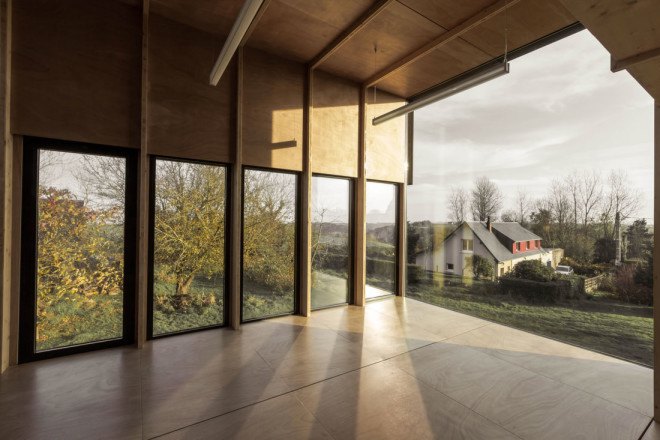 Senneville sur Fécamp, writer's nook, observatory, Normandie, English Channel, northern France, Senneville sur Fécamp, Ziegler Antonin, green renovation, simple material palette, green design, sustainable design, eco-design, France