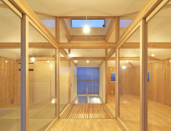 hybrid wooden house, glulam, glued laminated timber, architecture studio nolla, yosuke harigane, japan, japanese house, natural disaster protection, weather resistant home