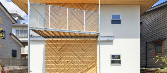hybrid wooden house, glulam, glued laminated timber, architecture studio nolla, yosuke harigane, japan, japanese house, natural disaster protection, weather resistant home