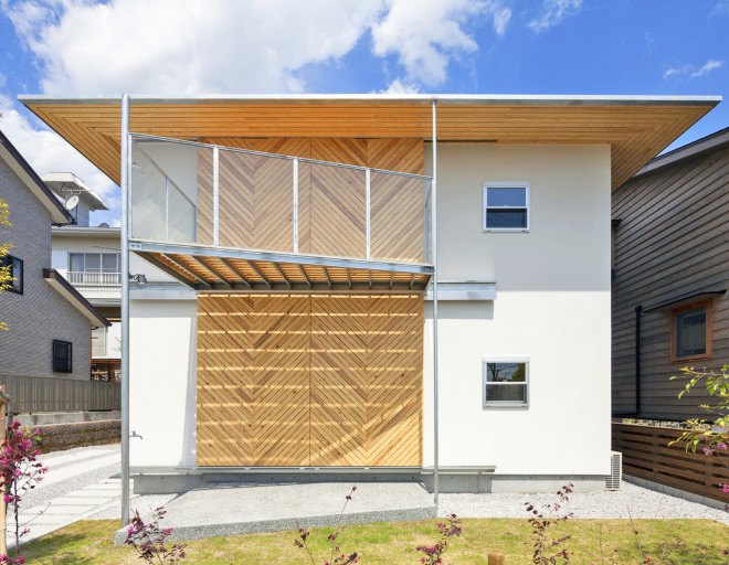 hybrid wooden house, glulam, glued laminated timber, architecture studio nolla, yosuke harigane, japan, japanese house, natural disaster protection, weather resistant home