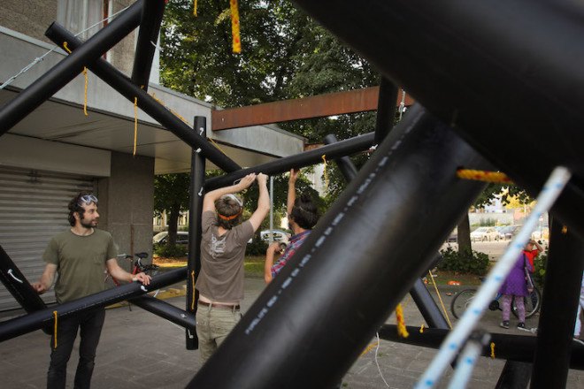 ONOFF, BOULEvard ball, urban intervention, urban art installation, art installation, mobile playground, Kanal Playground Festival, reader submitted content, Buckminster Fuller, tensegrity