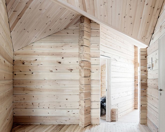 Aslak Haanshuus Arkitekter, Norway, log cabin, green renovation, wooden architecture, pitched roof, traditional contruction techniques, modern retreat, wooden deck, green building
