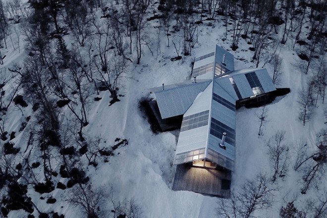 Aslak Haanshuus Arkitekter, Norway, log cabin, green renovation, wooden architecture, pitched roof, traditional contruction techniques, modern retreat, wooden deck, green building