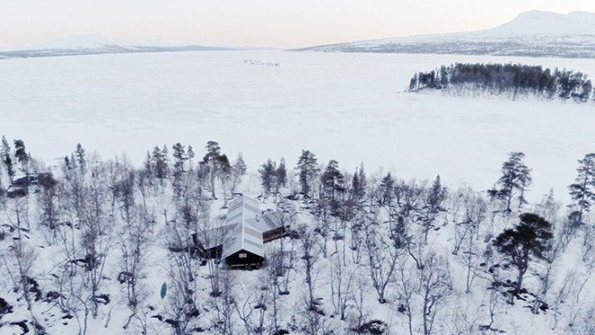 Aslak Haanshuus Arkitekter, Norway, log cabin, green renovation, wooden architecture, pitched roof, traditional contruction techniques, modern retreat, wooden deck, green building