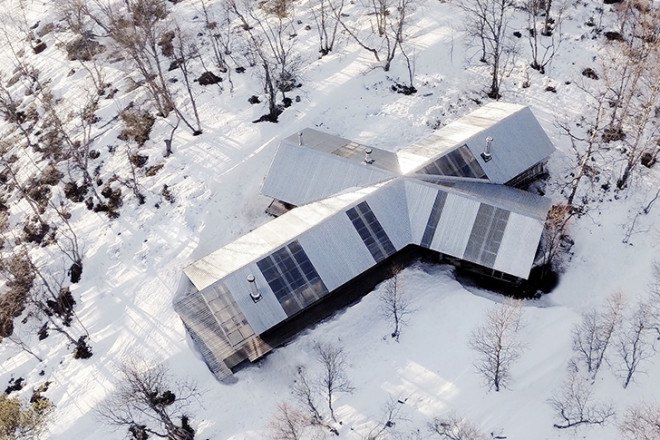 Aslak Haanshuus Arkitekter, Norway, log cabin, green renovation, wooden architecture, pitched roof, traditional contruction techniques, modern retreat, wooden deck, green building