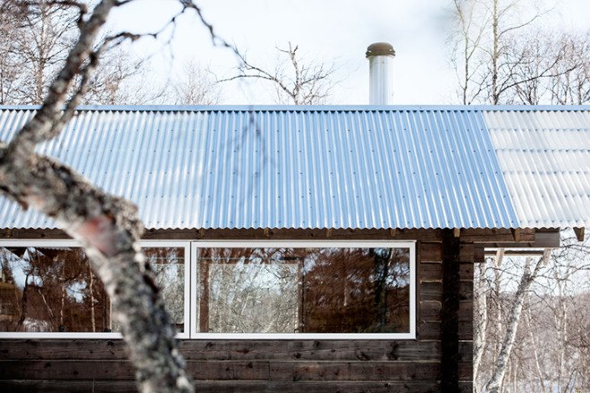Aslak Haanshuus Arkitekter, Norway, log cabin, green renovation, wooden architecture, pitched roof, traditional contruction techniques, modern retreat, wooden deck, green building