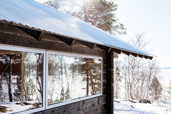 Aslak Haanshuus Arkitekter, Norway, log cabin, green renovation, wooden architecture, pitched roof, traditional contruction techniques, modern retreat, wooden deck, green building