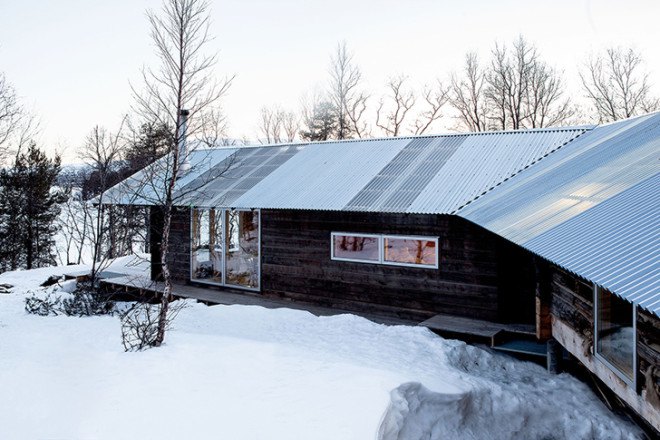 Aslak Haanshuus Arkitekter, Norway, log cabin, green renovation, wooden architecture, pitched roof, traditional contruction techniques, modern retreat, wooden deck, green building