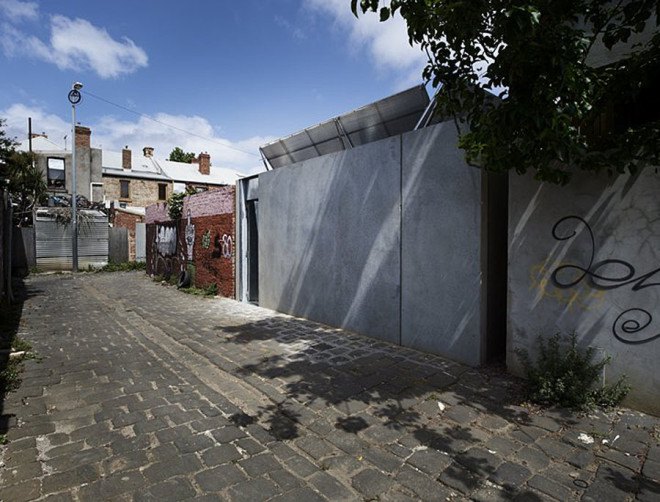 green house, Sean Godsell Architects, melbourne, australia, green renovation, automated sunscreen, aluminum screens, metal screens, aluminium, timber cottage, natural light , skylights, cathedral ceiling, inner courtyard