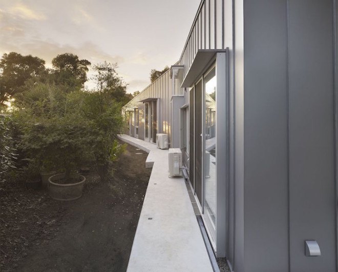 dairy farmer’s house, moo-flat design, dairy’s farmer house by moo-flat design, Galvalume, Sodegaura, steel clad architecture, Miki Okuno, contemporary house, open plan,