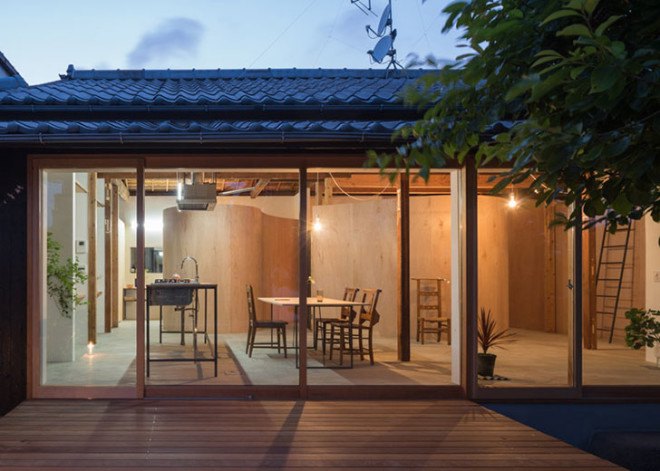 Tato Architects, Japan, Japanese architecture, traditional architecture, small spaces, open-plan layout, glass walls, wooden deck, green renovation